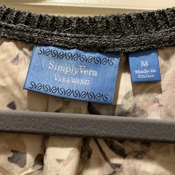 Simply Vera sweater with silk backing. Size medium - Picture 3 of 4